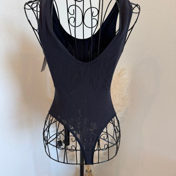 FREE PEOPLE Cutout Plunge Textured Lace Bodysuit Black M/L NEW - Picture 11 of 14